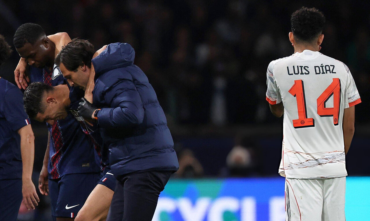 تصاویر بدترین حادثه هفته چهارم لیگ قهرمانان اروپا؛ اشرف تا آستانه غش رفت! تصاویر بدترین حادثه هفته چهارم لیگ قهرمانان اروپا؛ اشرف تا آستانه غش رفت!